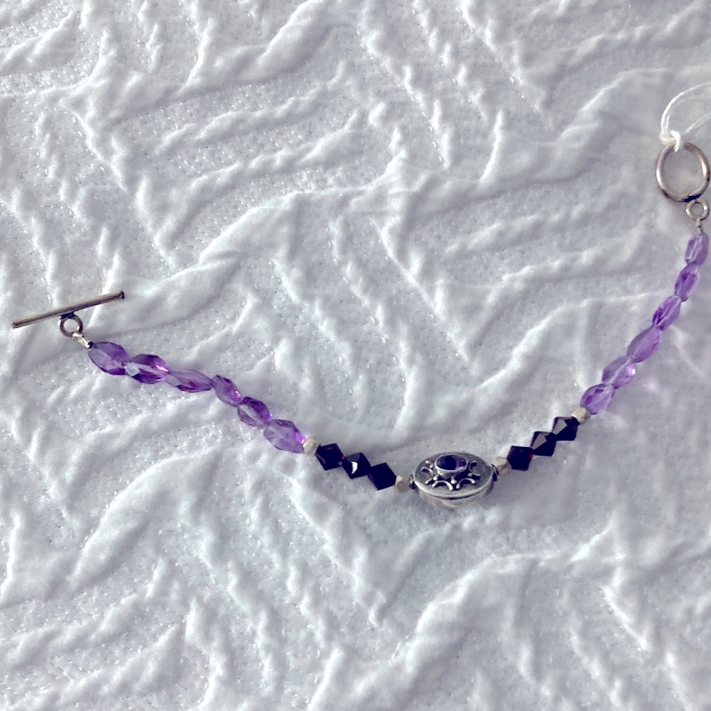 Semiprecious amethyst, garnet crystals bracelet